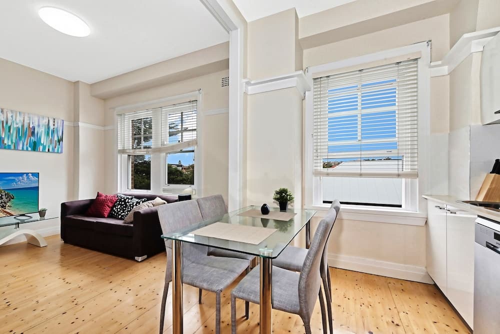 Furnished Apartment Walk to Bondi Beach