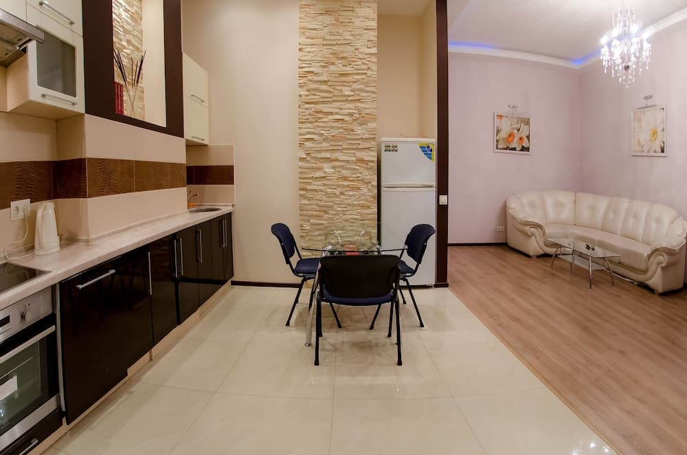 Hotrent Ivana Franka St. 27