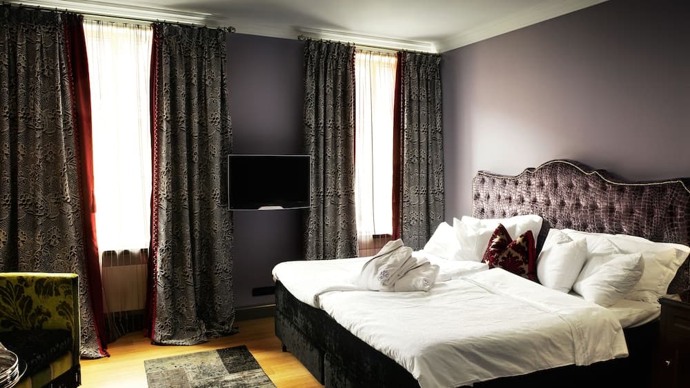 Dorsia Hotel & Restaurant