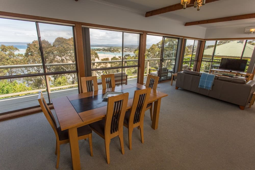 'Cliff 64' Cliff Top Home