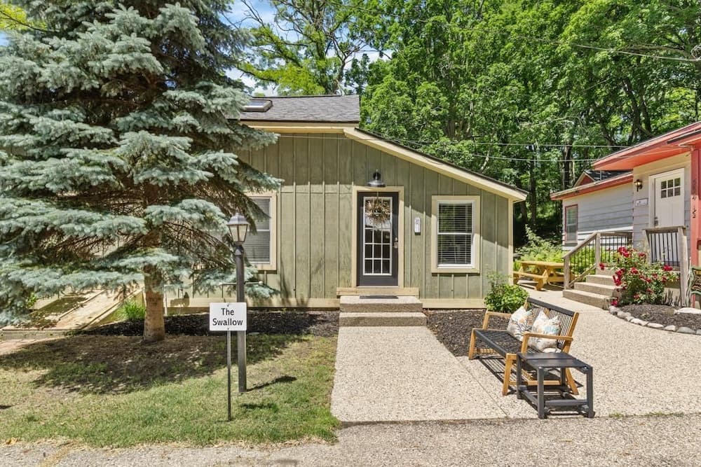 Hummingbird - One Bedroom Apartment, Sleeps 2