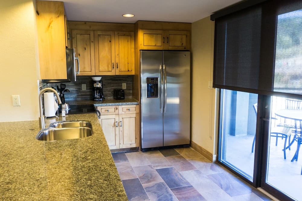 Deluxe condo in newly remodeled Grand Summit Hotel by RedAwning - Save 20% on 7+ Nights!