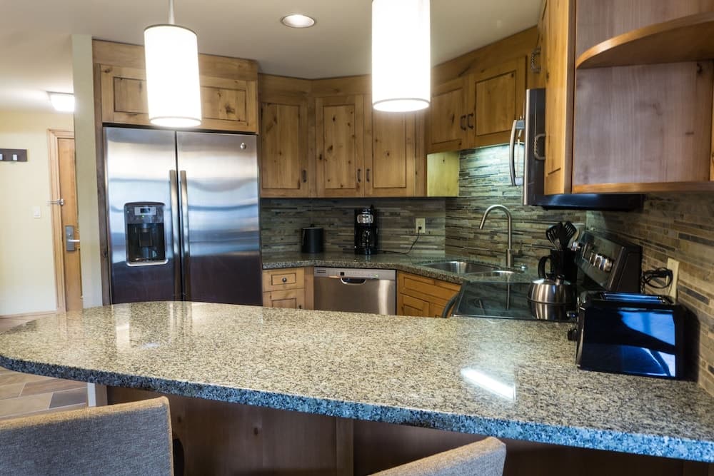 Luxury suite in the heart of Canyons Village by RedAwning