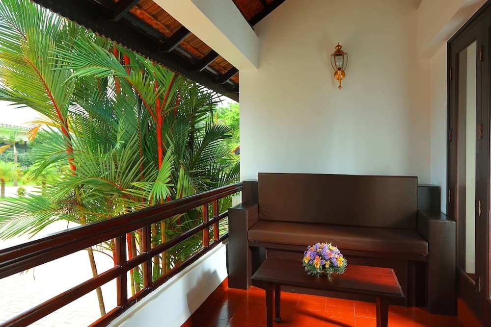 Nihara Resort And Spa