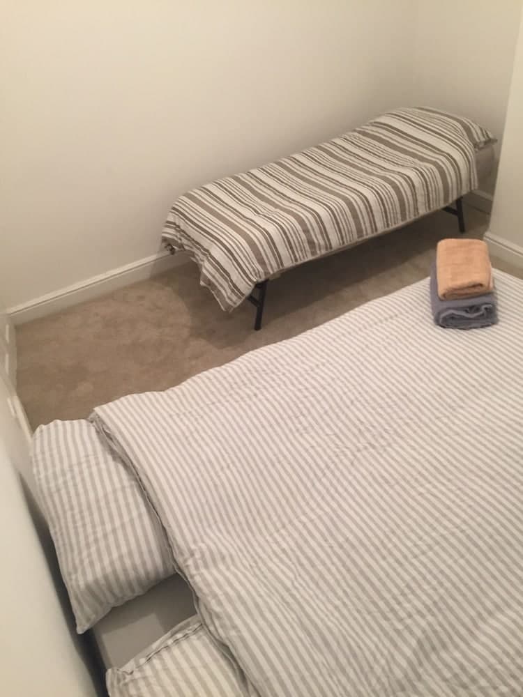 WOODLEIGH LUXURY 3 BEDROOMS HOUSE