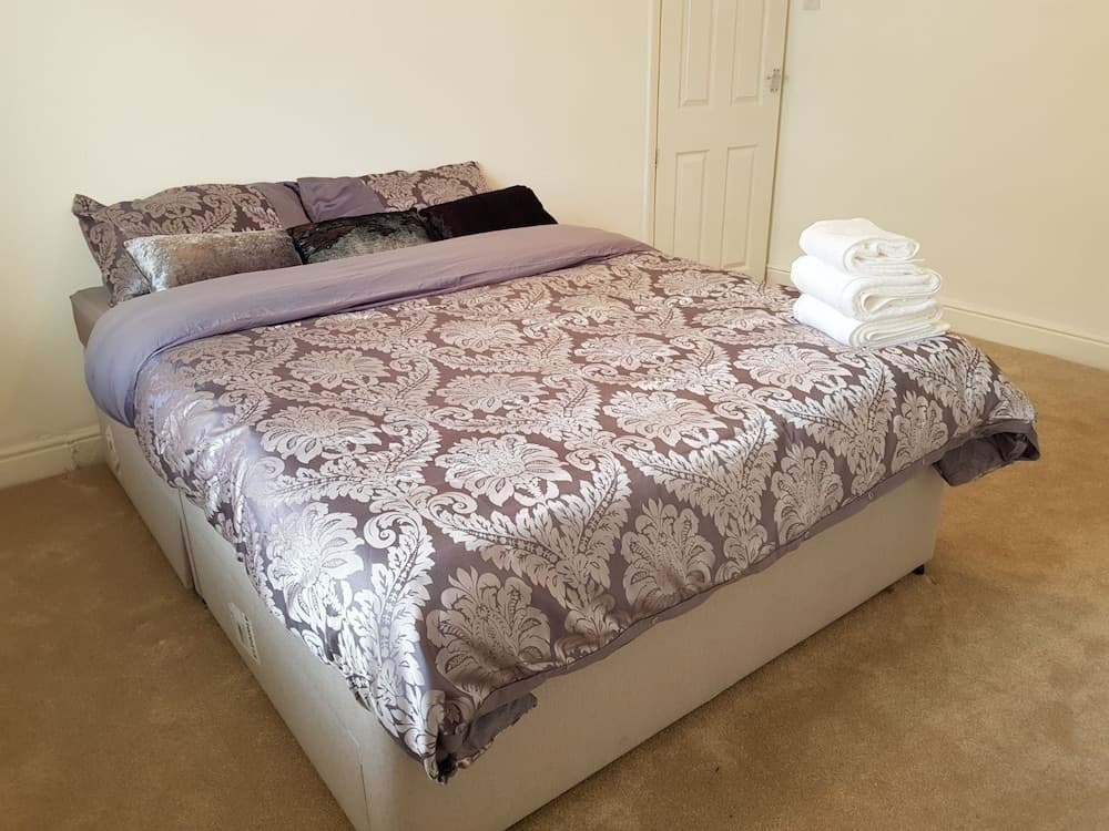 WOODLEIGH LUXURY 3 BEDROOMS HOUSE