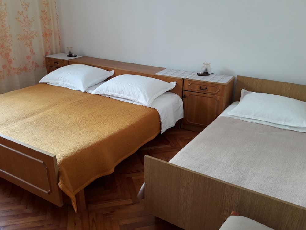 Apartments Metajna X