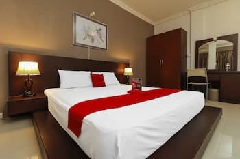 RedDoorz Plus @ Batam Center