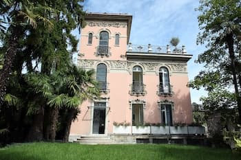 Villa Liberty - Lake Como Rooms & SPA