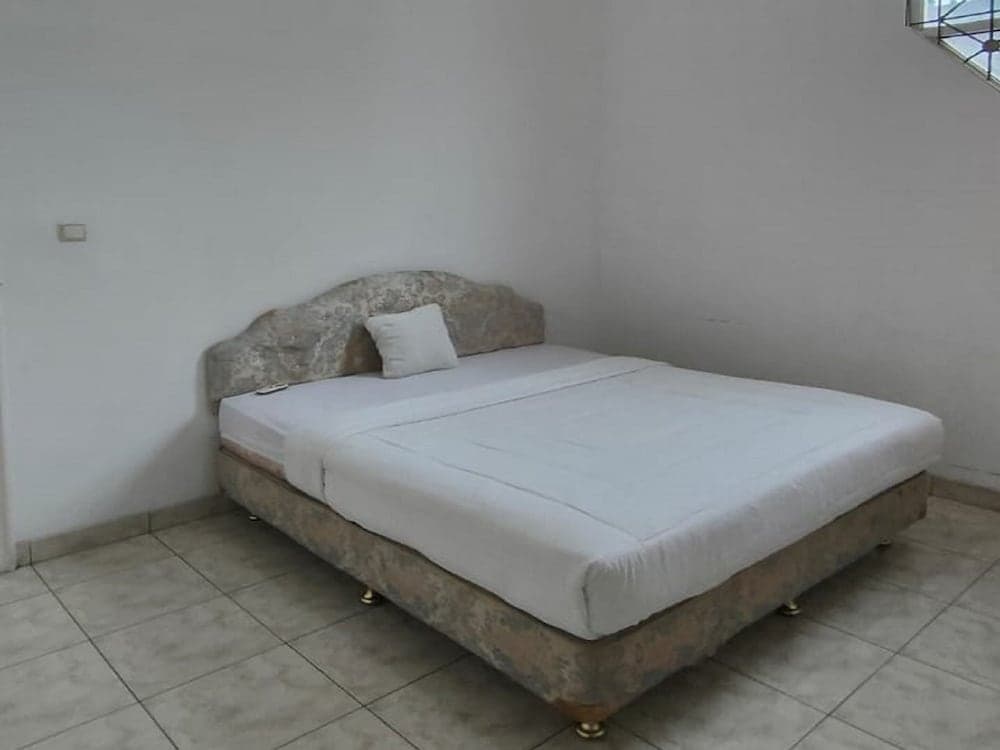 Villa Kota Bunga Anyelir