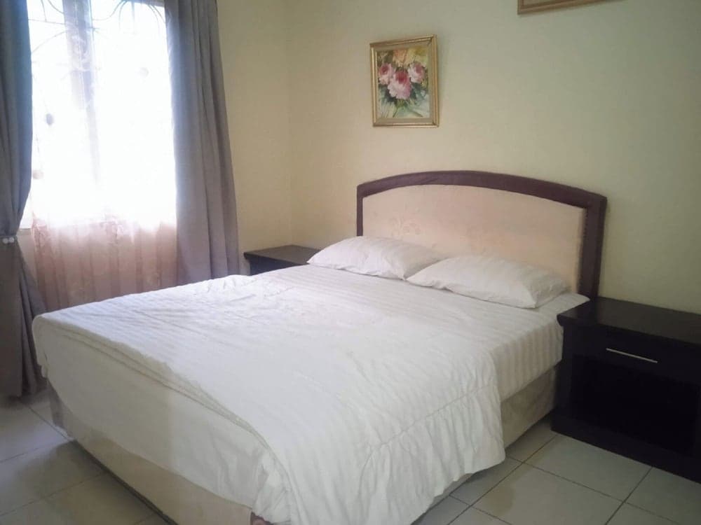 Villa Kota Bunga Allamanda