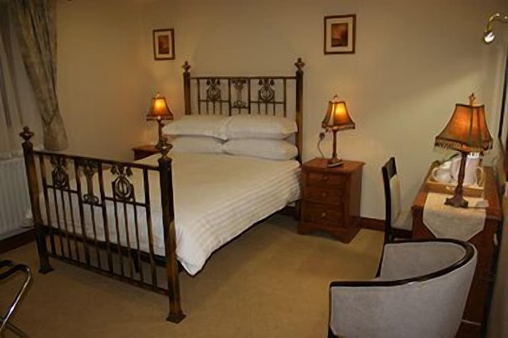 Three Horseshoes Country Inn and Spa