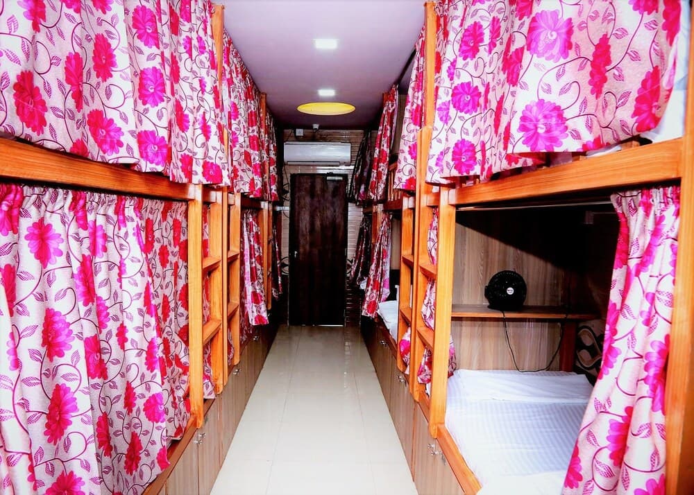 Delta Dormitory - Hostel