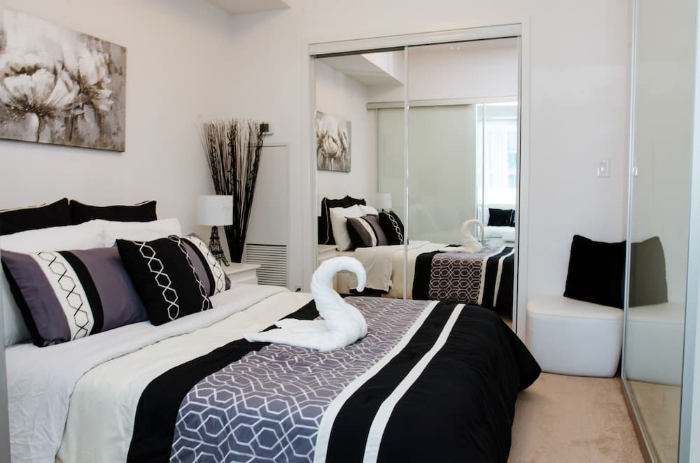 Royal Stays Condominiums - Downtown