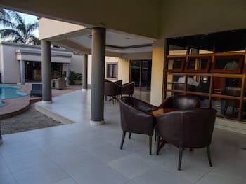 Four Pillars Lodge
