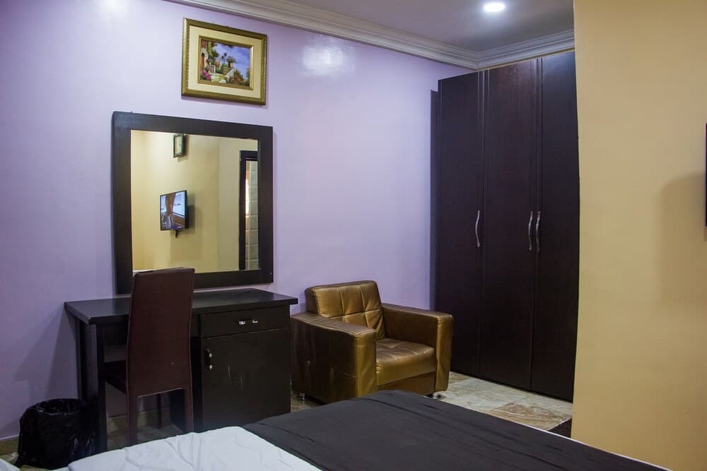 Sweet Season Luxury Suites