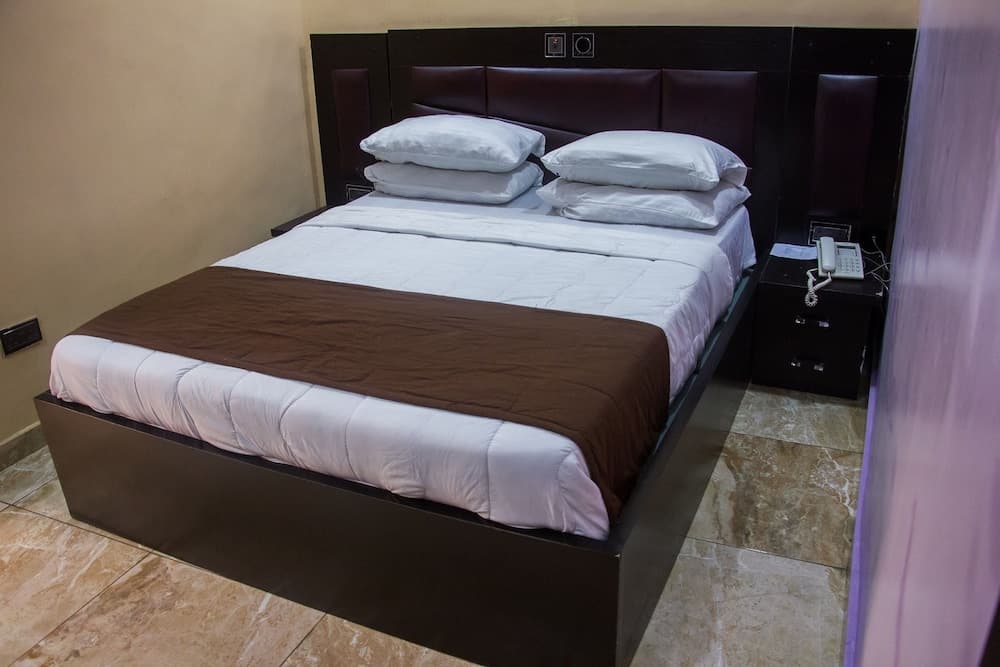 Sweet Season Luxury Suites