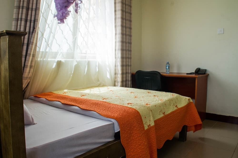 Tropical Suites Hotel