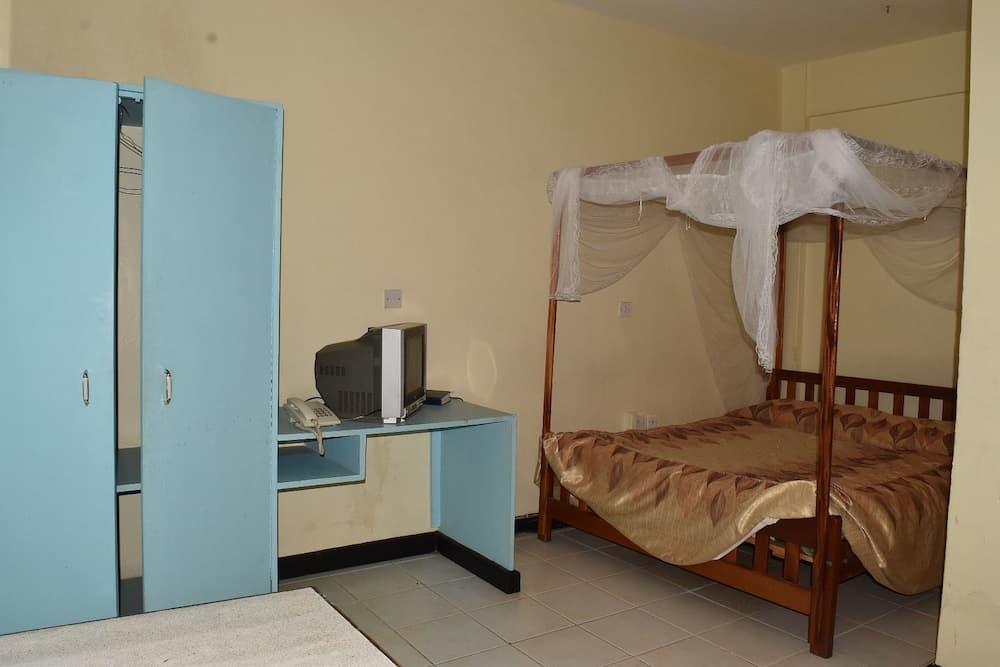 Ibis Hotel 2000 Karatina