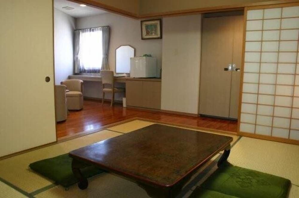 Hotel Lake Land Hikone