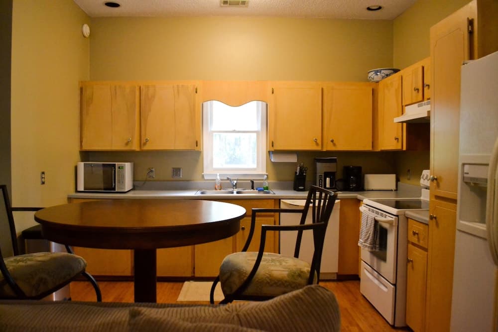 Quiet Coastal Home Savannah Ft Stewart GA