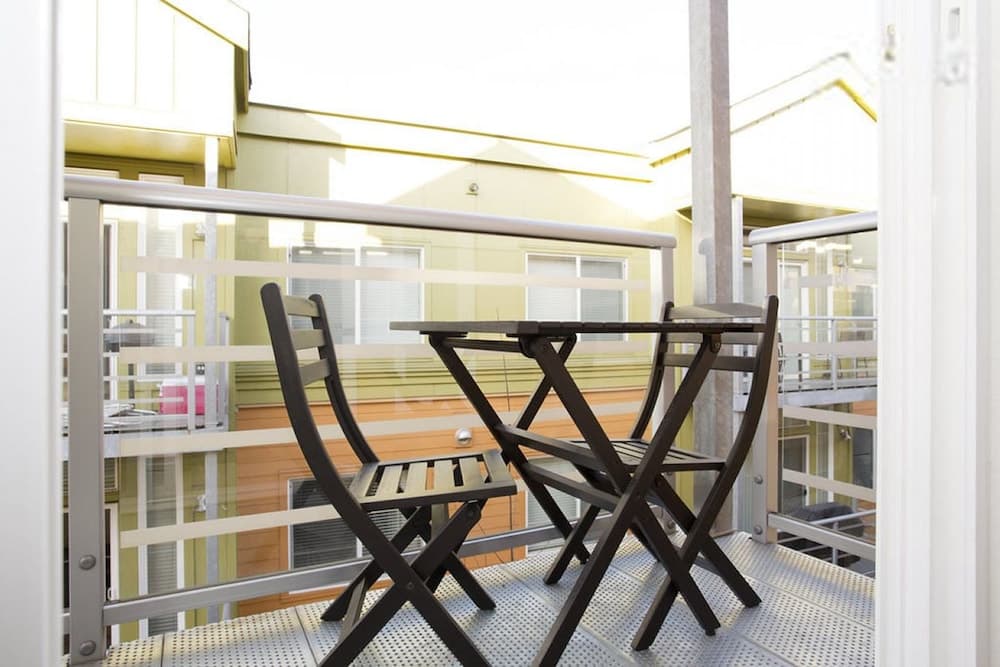 On the Columbia Vacation Apartments