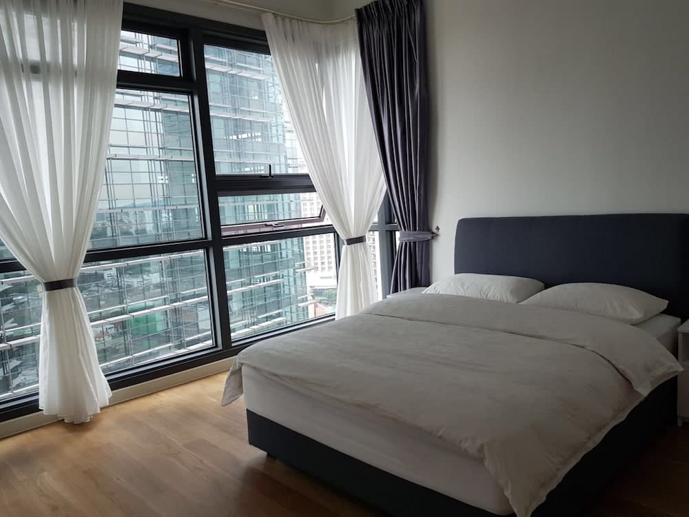 Kardean Intl at Vogue Suite