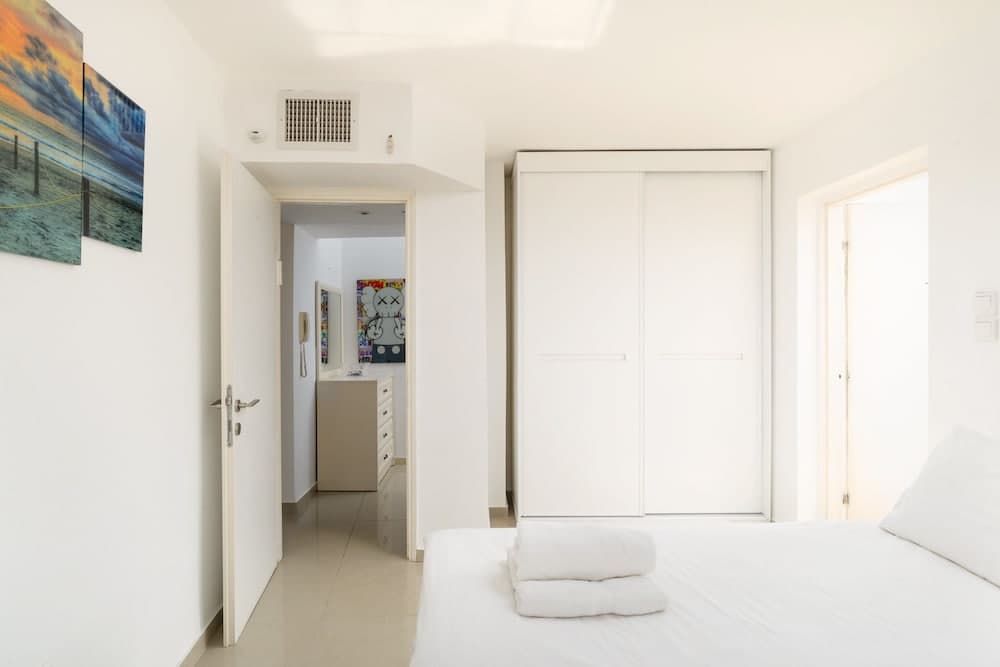 Penthouse with Panoramic View by FeelHome