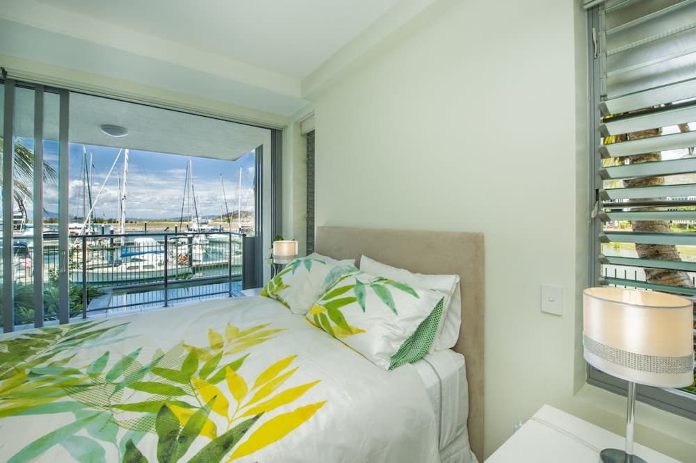 Blue on Blue Apartment 912