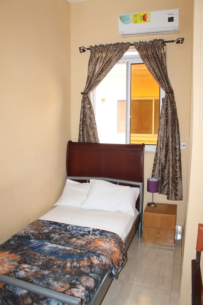 Jesiwa B's Little Palace