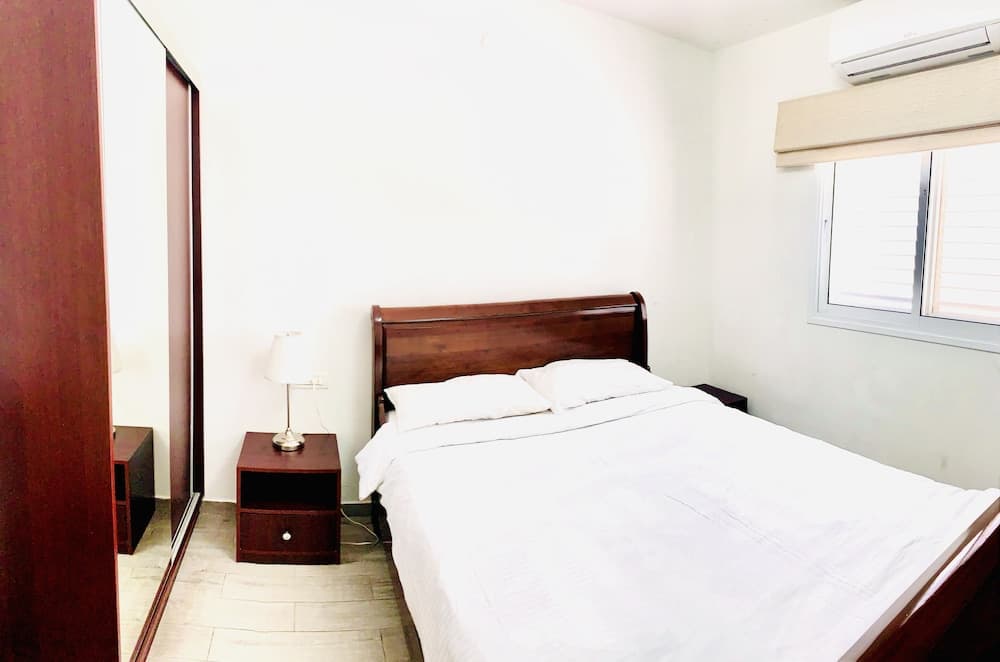 Royal Lea Apartments