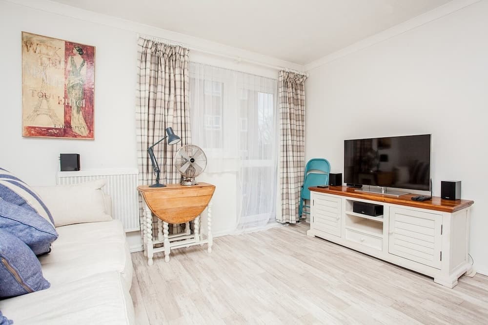 Stunning Spacious South London 1 Bed Apartment with Balcony
