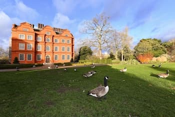 Grand Apartments Kew Gardens