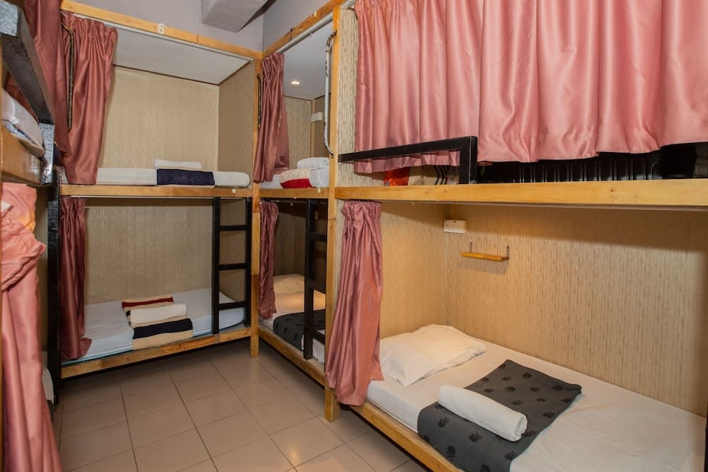 Escape Backpackers KK