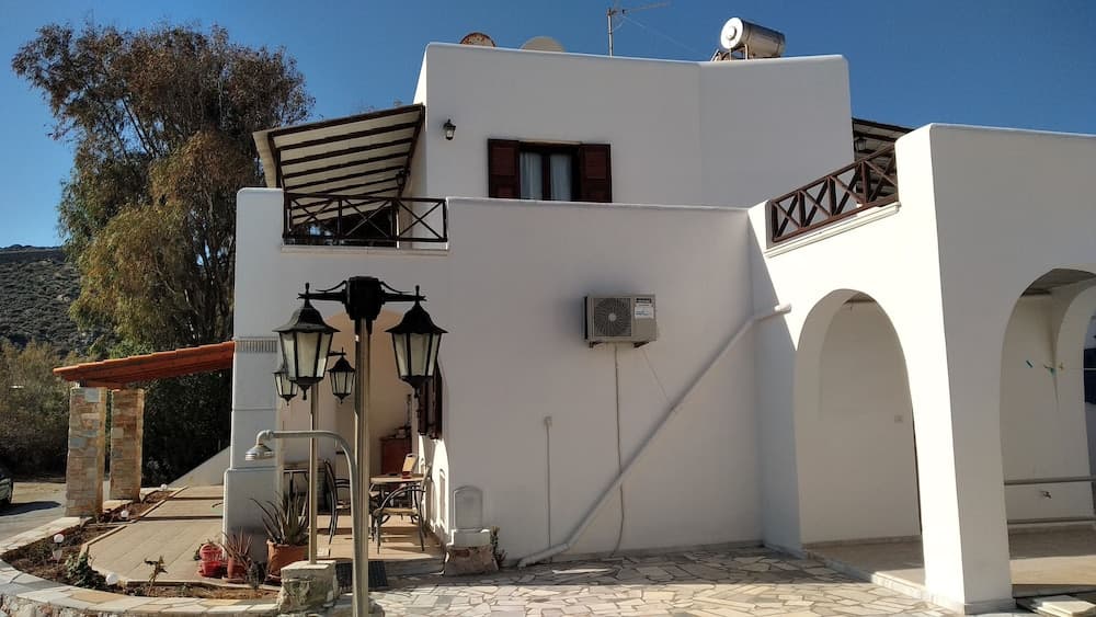 Akti Miaouli Holiday Home