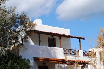 Akti Miaouli Holiday Home