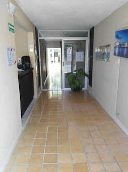 Deja Hostel Suites