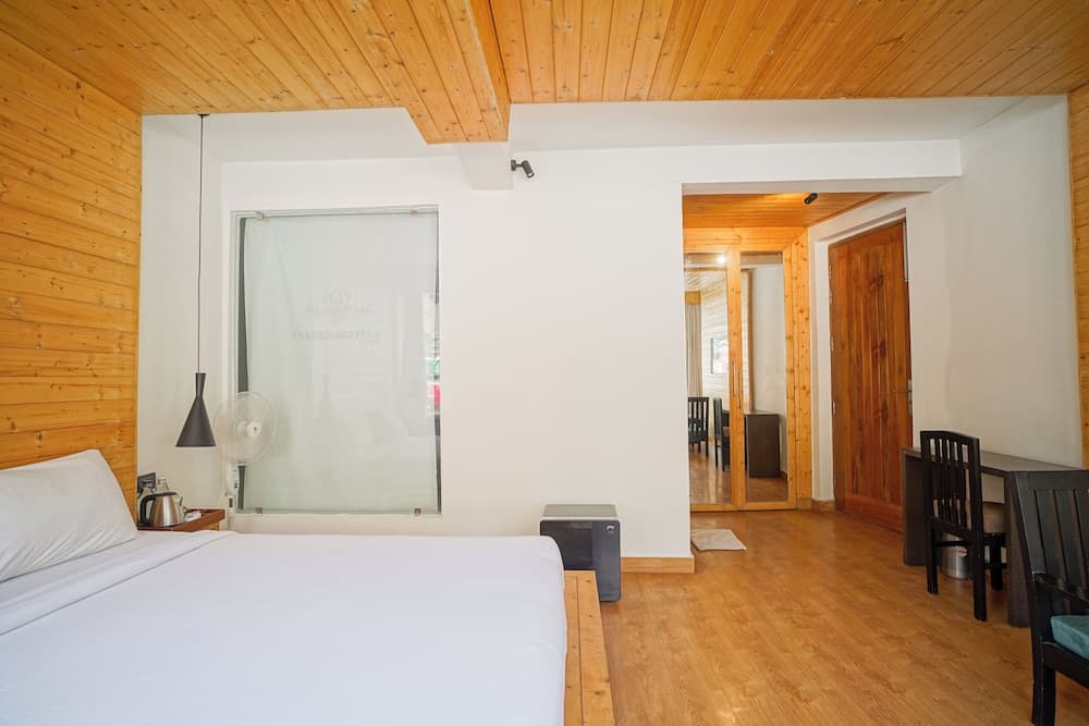 Hotel Ishan A Riverside Retreat