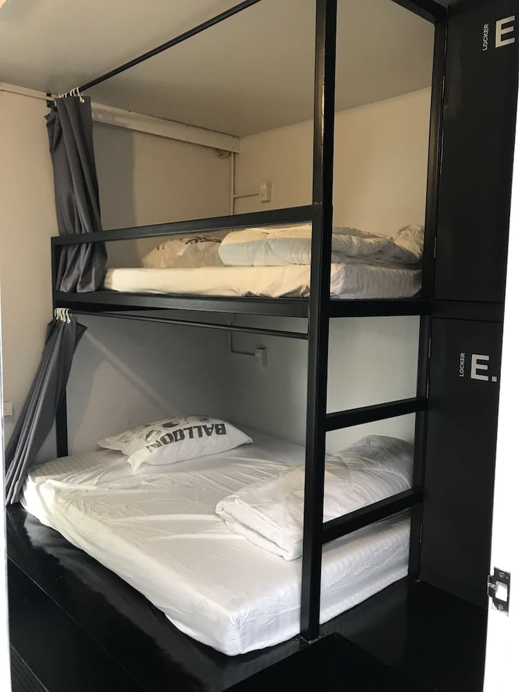 The Park Society - Hostel