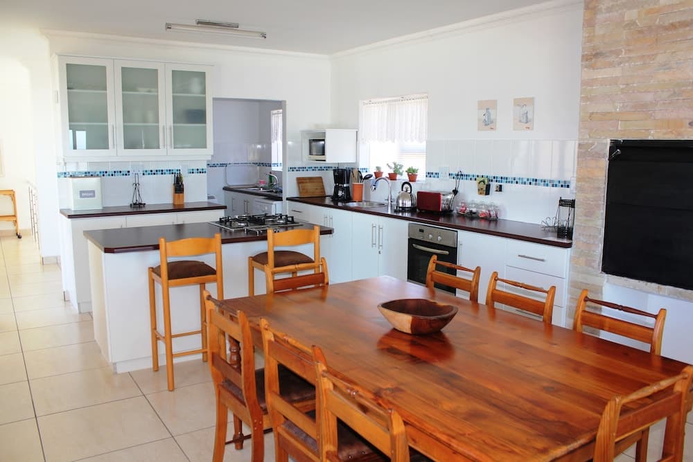 6 Sa-ais Resting Place