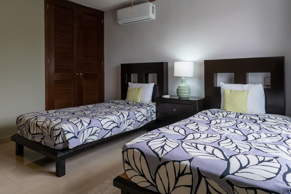 Plaza Paraiso C203 by NAS