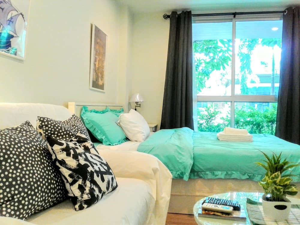 Apartment in Bangkok near Pool