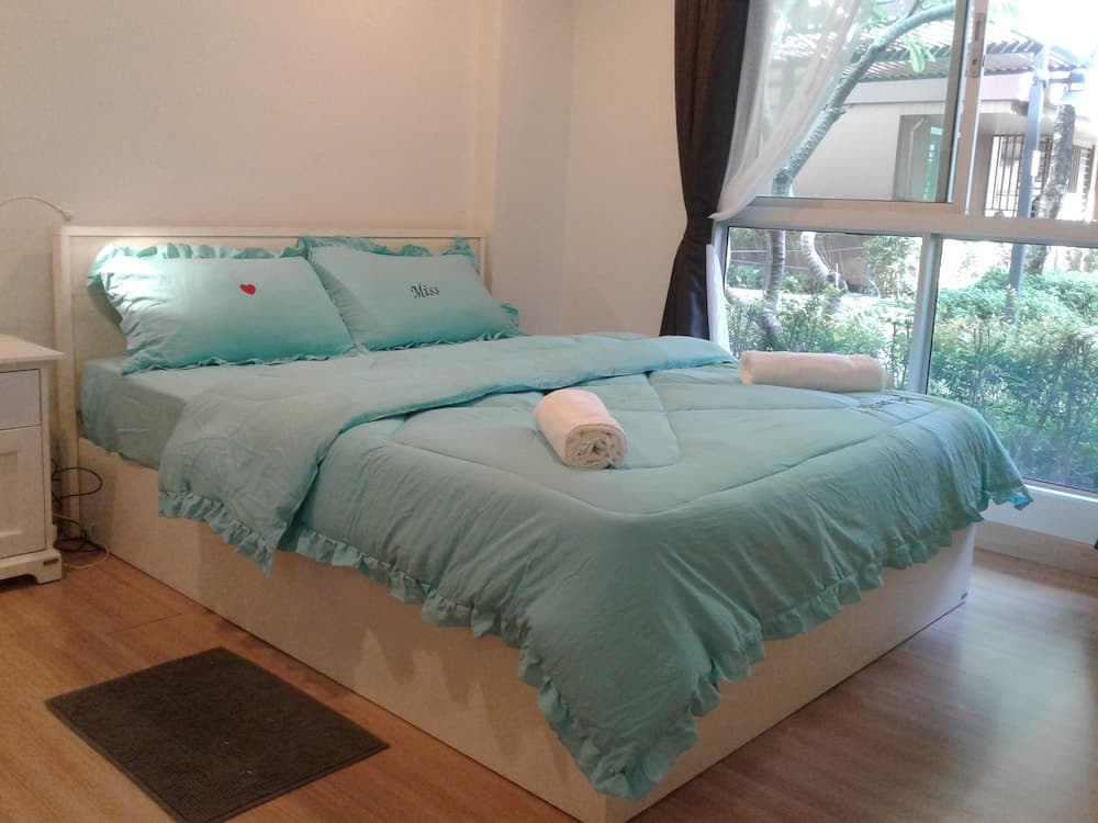 Apartment in Bangkok near Pool