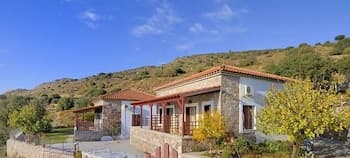 Troyan Hill Apartments