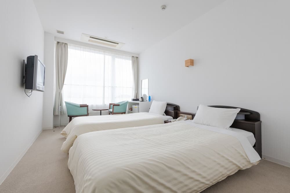 Lakeside Hot Spring Hotel Kunibiki