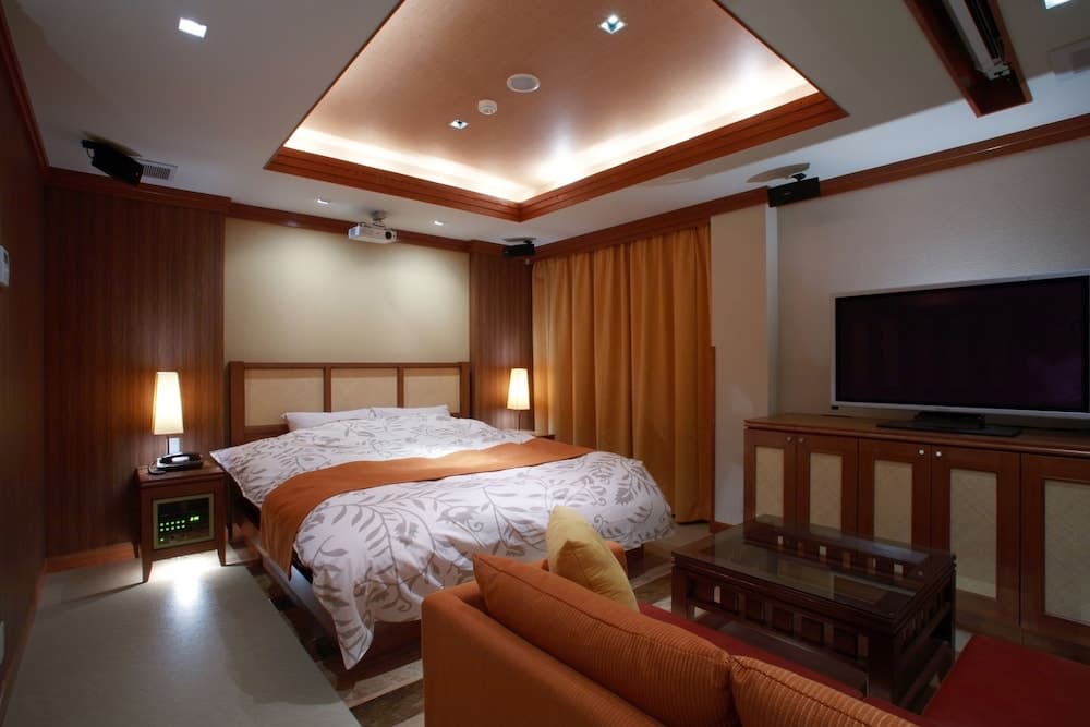 Tokuyama Water Gate - Adults Only