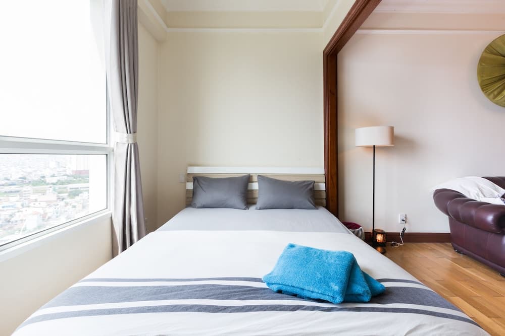 The Manor Luxury 1BR Apartment Center