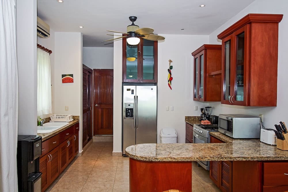 Vista del Mar by NAS