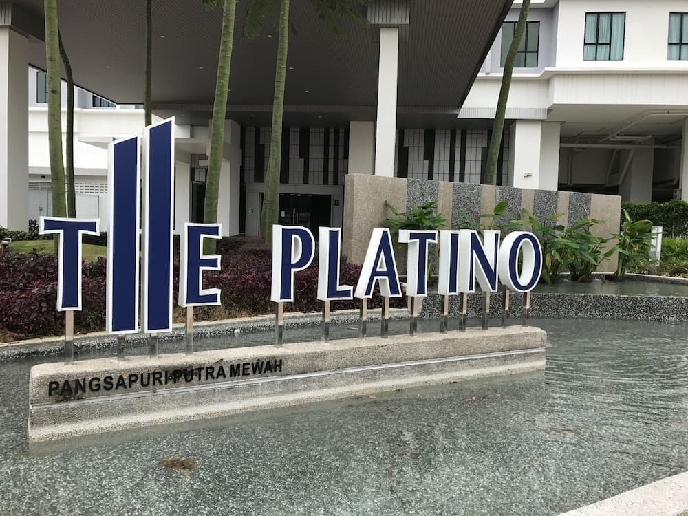 JB Staycation next to Paradigm Mall JB