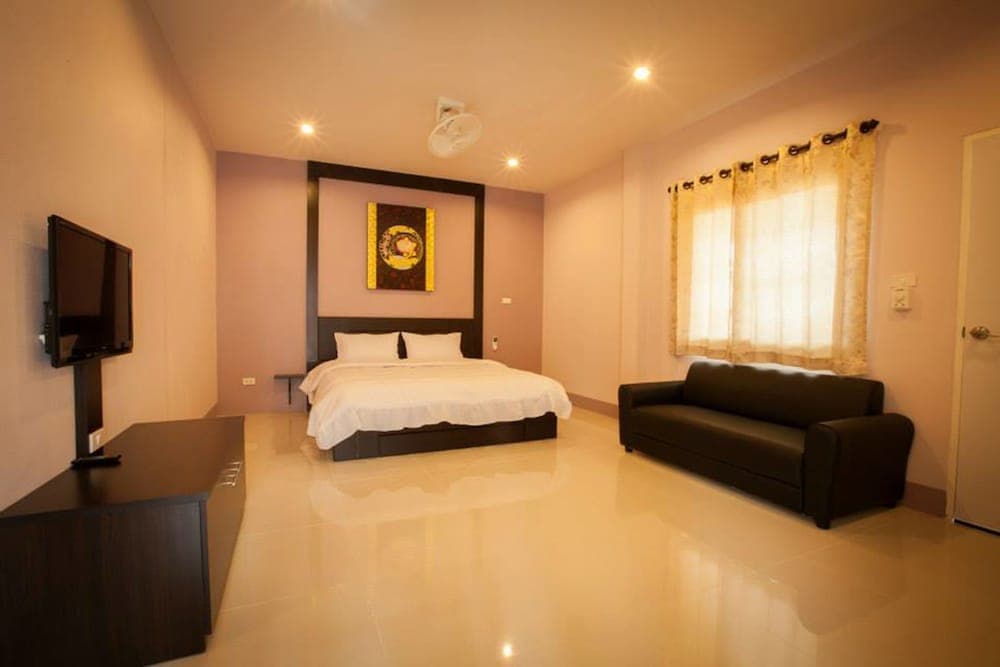 Chiang Kham Grand Villa